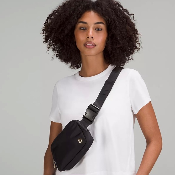 NWT Black / GOLD Lululemon Everywhere Belt bag 1L original size GOLD metal logo - Picture 12 of 15